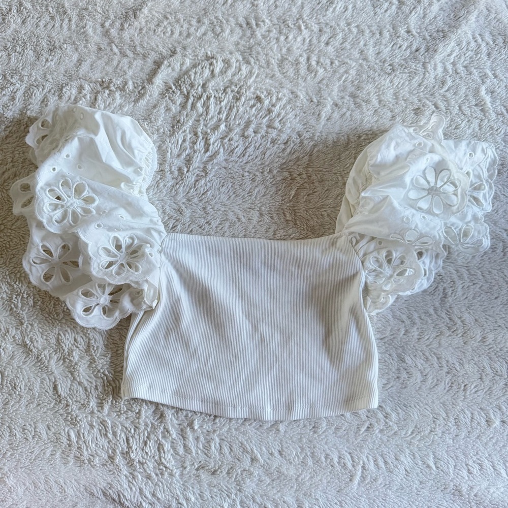 ZARA Ribbed Eyelet Ruffle Sleeve Ribbed Crop Top White